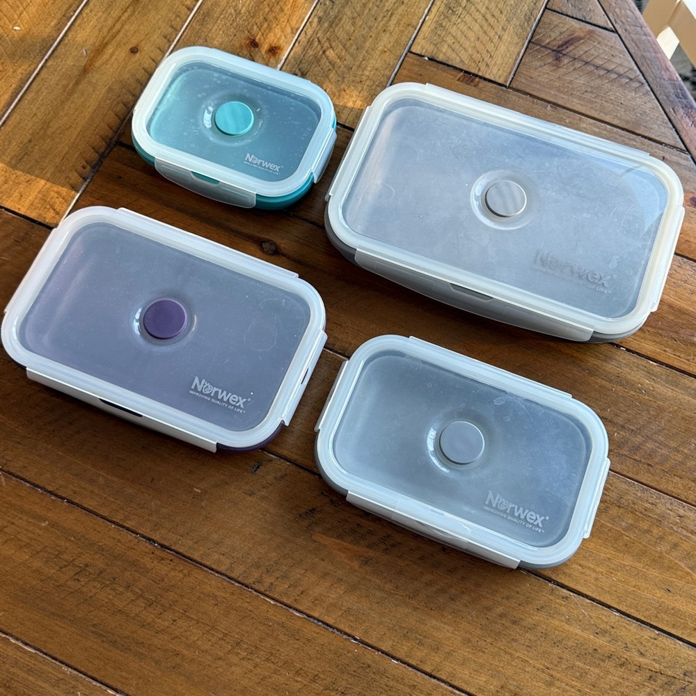 NORWEX Silicone Food Storage Containers Set (Set Of 4) - Picture 3 of 7